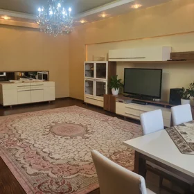 In Baku 178.0 m² apartment is for rent - Image 2