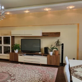 In Baku 178.0 m² apartment is for rent - Image 4