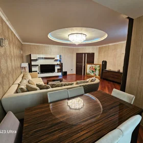 In Baku 217.0 m² apartment is for rent - Image 3