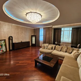 In Baku 217.0 m² apartment is for rent - Image 4