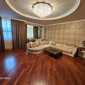 In Baku 217.0 m² apartment is for rent - Image 5