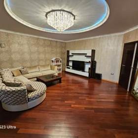 In Baku 217.0 m² apartment is for rent - Image 2
