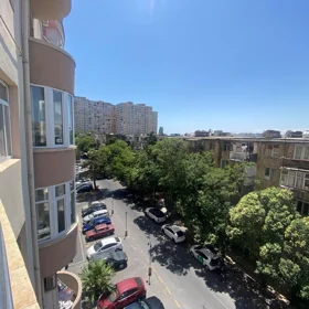 In Baku 88.0 m² apartment is for sale - Image 3
