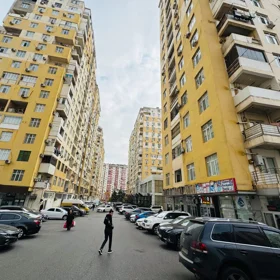 In Baku 158.0 m² apartment is for sale - Image 2