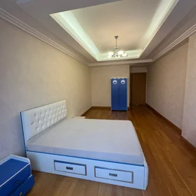 In Baku 245.0 m² apartment is for rent - Image 3