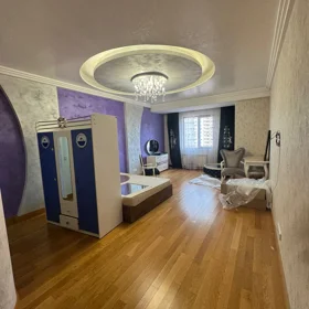 In Baku 245.0 m² apartment is for rent - Image 5