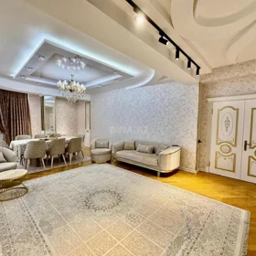 In Baku 150.0 m² apartment is for sale - Image 4