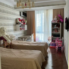 In Baku 140.0 m² apartment is for rent - Image 5