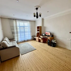 In Baku 167.0 m² house with 5.0 rooms is for sale - Image 3