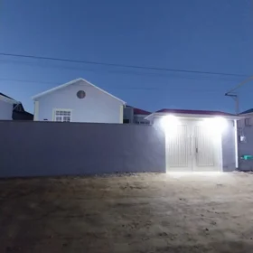 In Baku 120.0 m² house with 4.0 rooms is for sale - Image 2