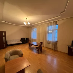 In Baku 220.0 m² apartment is for sale - Image 3