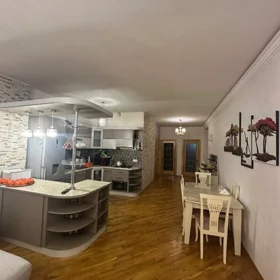 In Baku 115.0 m² apartment is for rent - Image 2