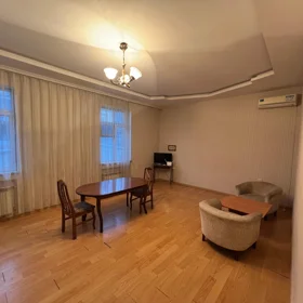 In Baku 220.0 m² apartment is for sale - Image 4