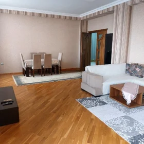 In Baku 178.0 m² apartment is for rent - Image 2