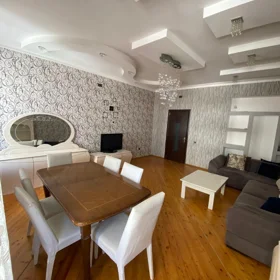 In Baku 120.0 m² apartment is for rent - Image 3