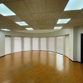 In Baku 2000.0 m² commercial is for rent - Image 5