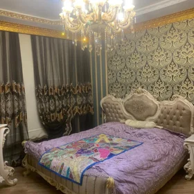 In Baku 350.0 m² house with 7.0 rooms is for sale - Image 3
