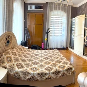 In Baku 105.0 m² apartment is for sale - Image 3