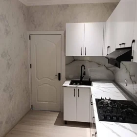 In Baku 90.0 m² apartment is for sale - Image 3