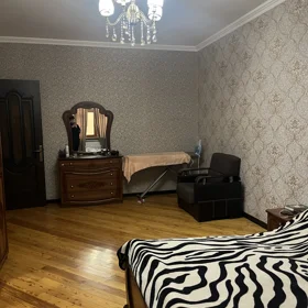 In Baku 216.0 m² house with 6.0 rooms is for sale - Image 3