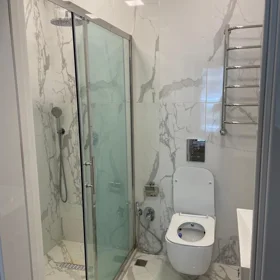 In Baku 110.0 m² apartment is for rent - Image 5