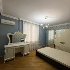 In Baku 135.0 m² apartment is for rent - Image 2