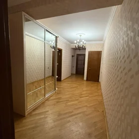 In Baku 135.0 m² apartment is for rent - Image 5