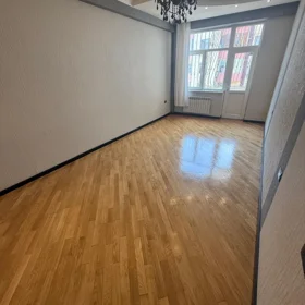 In Baku 130.0 m² apartment is for sale - Image 5