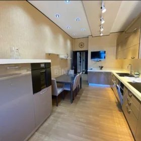 In Baku 170.0 m² apartment is for sale - Image 3