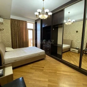 In Baku 170.0 m² apartment is for sale - Image 5