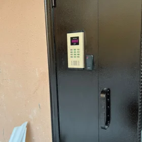 In Baku 92.0 m² apartment is for sale - Image 2