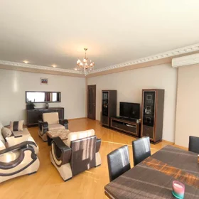In Baku 108.0 m² apartment is for rent - Image 3