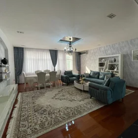 In Baku 125.0 m² apartment is for rent - Image 2