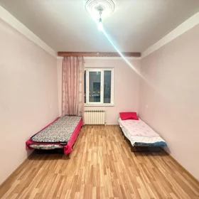 In Baku 90.0 m² apartment is for sale - Image 2