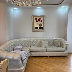 In Baku 110.0 m² apartment is for sale - Image 2