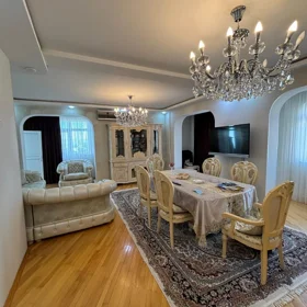 In Baku 110.0 m² apartment is for sale - Image 3