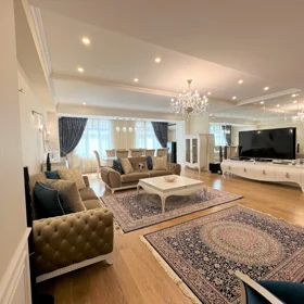 In Baku 205.0 m² apartment is for rent - Image 5