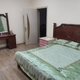 In Baku 150.0 m² house with 6.0 rooms is for rent - Image 4