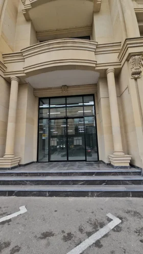 In Baku 1100.0 m² commercial is for rent - Image 2