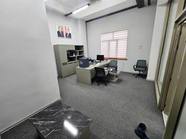 In Baku 1100.0 m² commercial is for rent - Image 4