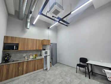 In Baku 1100.0 m² commercial is for rent - Image 5