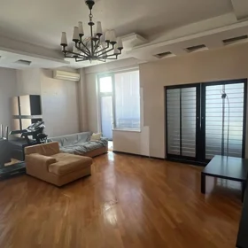 In Baku 200.0 m² apartment is for rent - Image 2