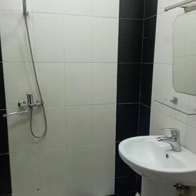 In Baku 65.0 m² apartment is for rent - Image 5