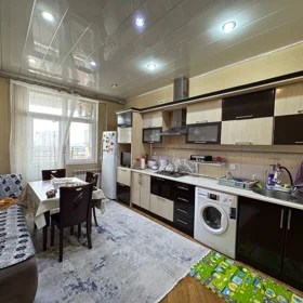 In Baku 120.0 m² apartment is for sale - Image 3