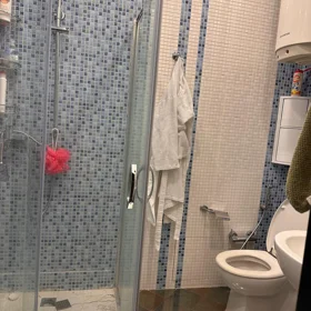 In Baku 200.0 m² apartment is for rent - Image 4