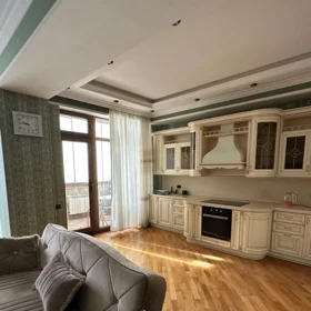 In Baku 90.0 m² apartment is for sale - Image 3
