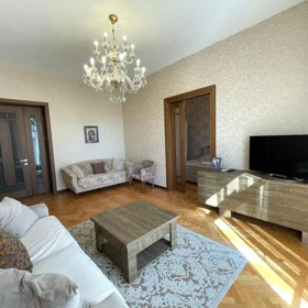 In Baku 90.0 m² apartment is for rent - Image 2