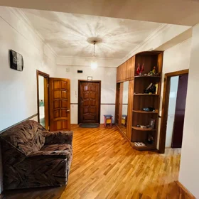 In Baku 134.0 m² apartment is for sale - Image 3