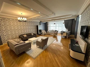 In Baku 195.0 m² apartment is for rent - Image 2