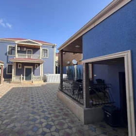 In Baku 350.0 m² house with 8.0 rooms is for sale - Image 2